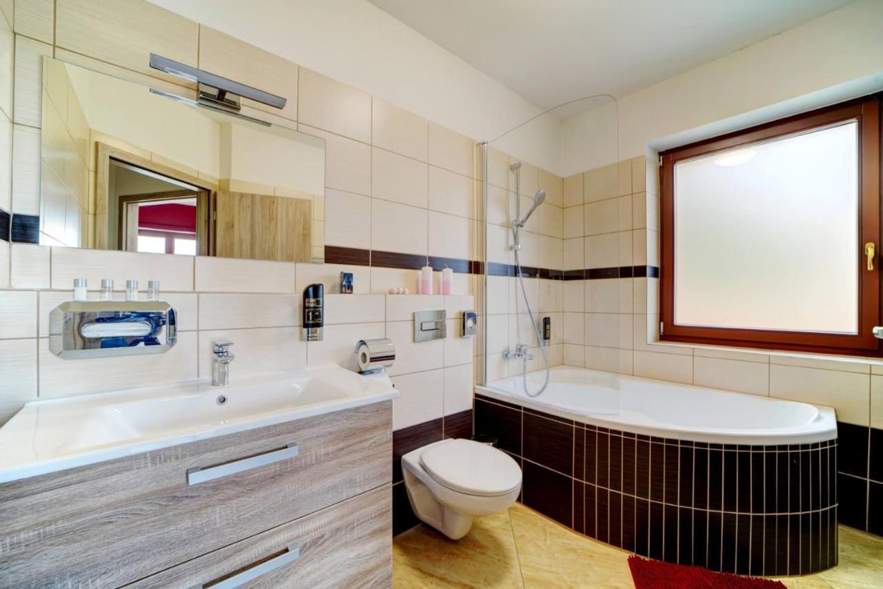 Hotel Zlechov Plumlov エクステリア 写真