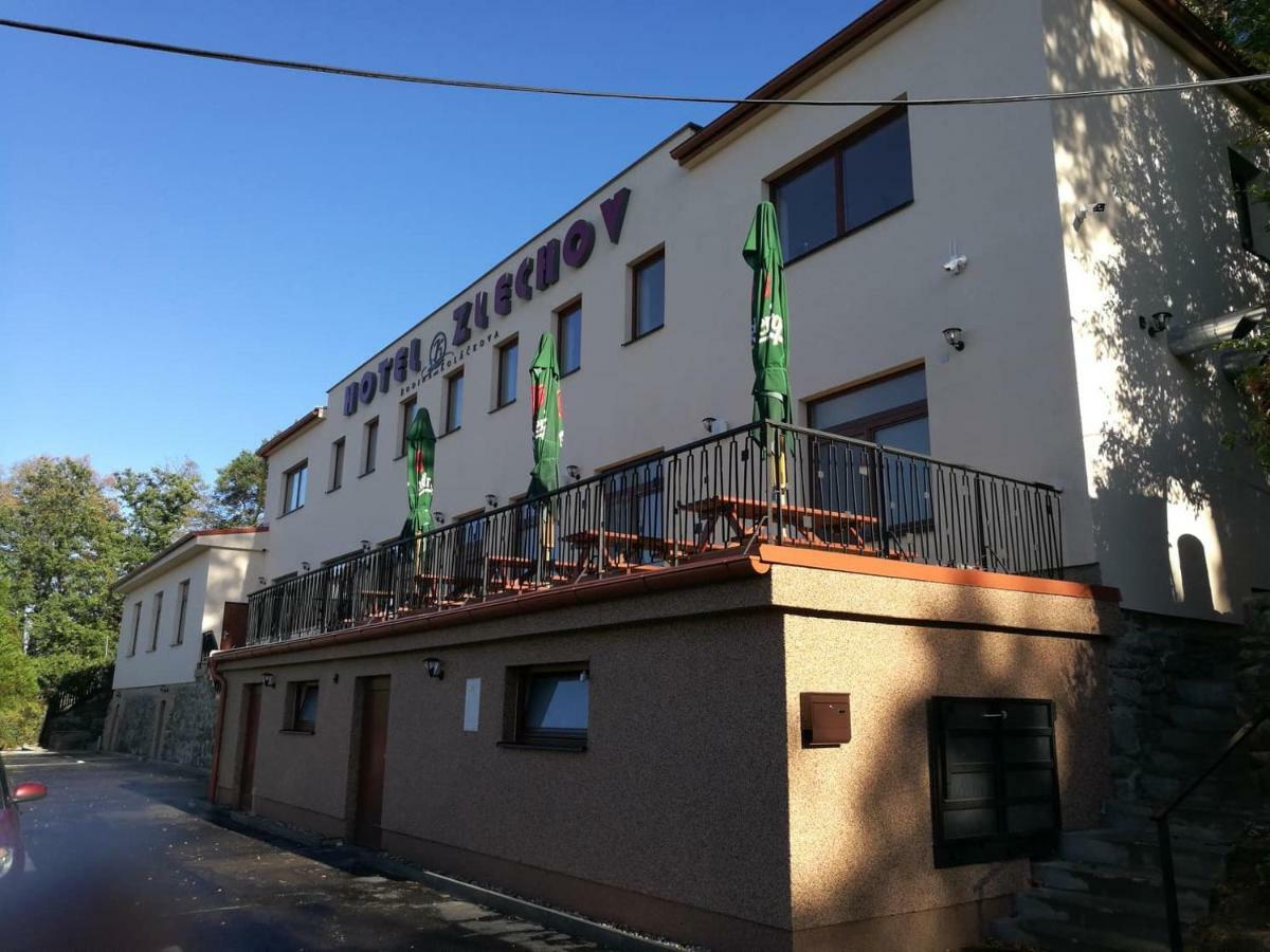 Hotel Zlechov Plumlov エクステリア 写真